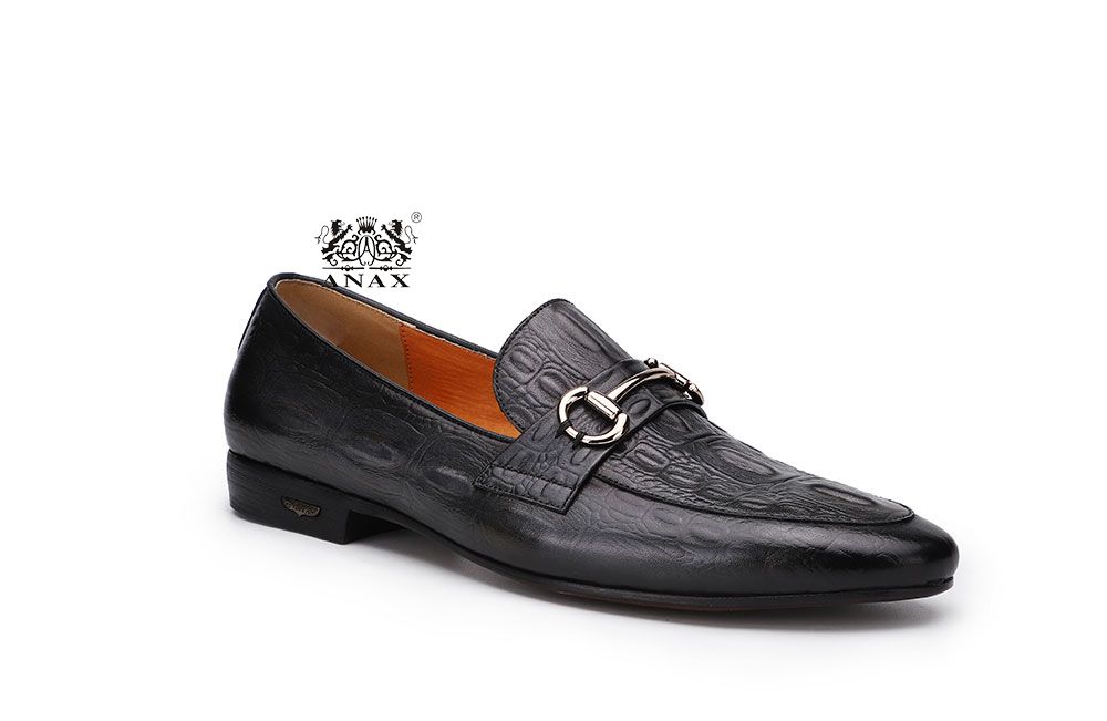 Man's Cameo Design Leather Loafers Shoes