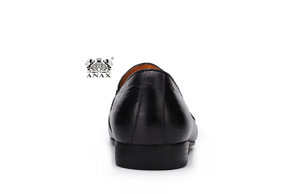 Man's Cameo Design Leather Loafers Shoes