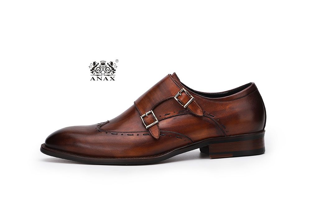 Man's Buckle Leather Dress Shoes