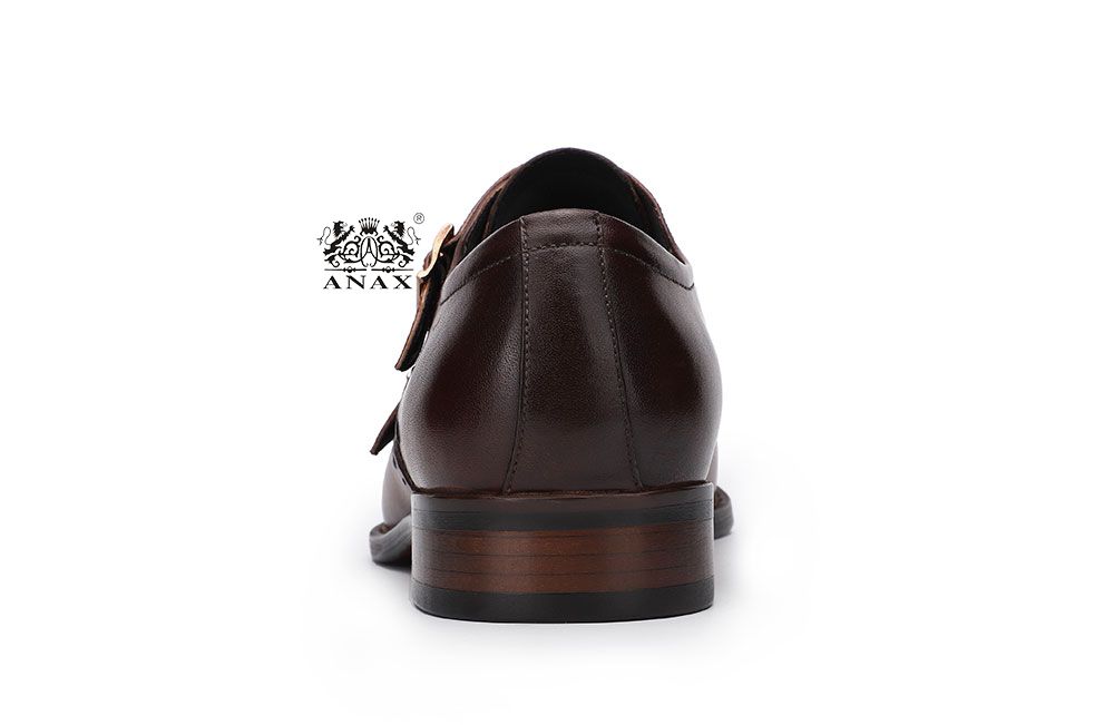 Man's Buckle Leather Dress Shoes